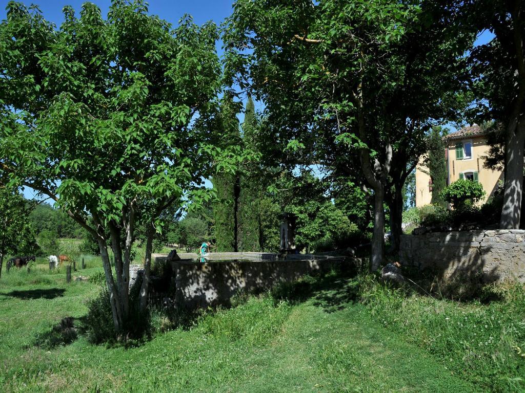 Une Campagne En Provence Bras Kültér fotó