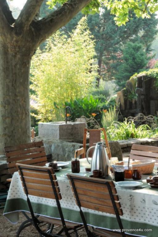 Une Campagne En Provence Bras Kültér fotó